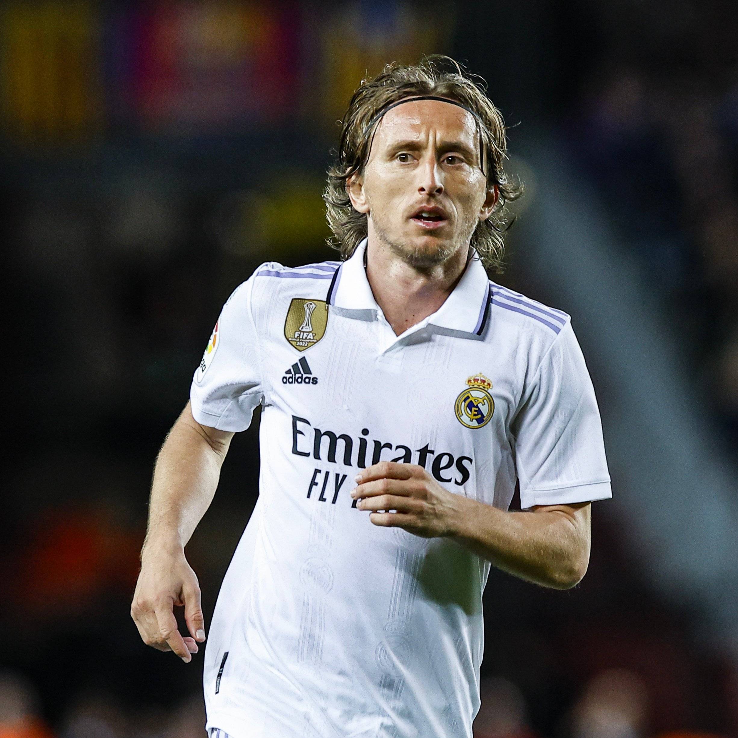 [德甲]萨内禁区前回做 格雷茨卡远程推射破门