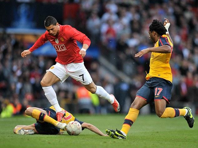 杨瀚森挣扎！勇士狂胜22分，拒绝开拓者四杀，库里迎4200三分纪录